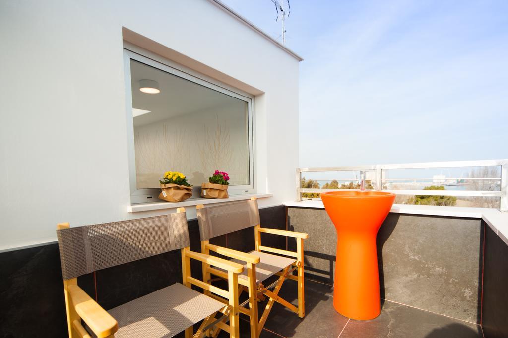 Casa Vacanza Al Castello Barletta Exteriör bild